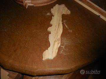 Tagliere in legno di Ulivo a forma di Puglia