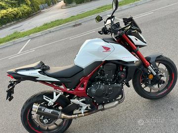 Honda hornet cb 750 garanzia ben  accessoriata
