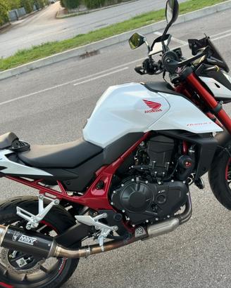 Honda hornet cb 750 garanzia ben  accessoriata