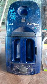 Aspirapolvere AEG con ruote accessori e troller