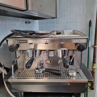 macchina da caffè e cappuccino