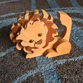 Leoncino in legno fatto a mano
