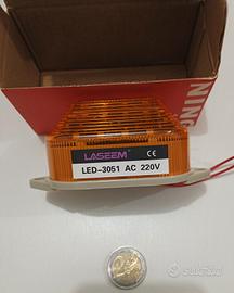 Luce led lampeggiante 220v NUOVA