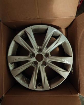 Quattro cerchi Lexus CT 200 h - 16" - 205 mm