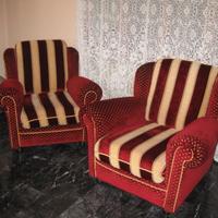 Divano a 3 posti, due poltrone e mobile soggiorno