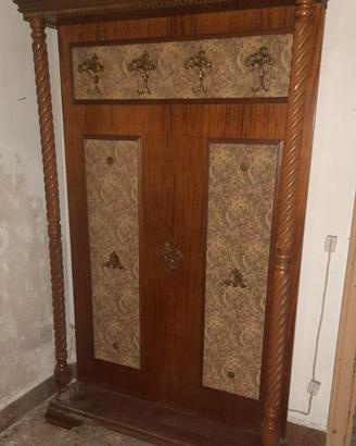 Mobilia vintage di vario genere