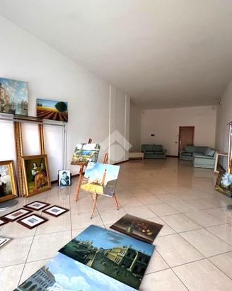NEGOZIO A MONTEGROTTO TERME