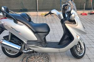 Kymco grand dink 250