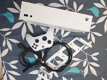 Xbox serie S 512 gb con accessori e staffa da muro