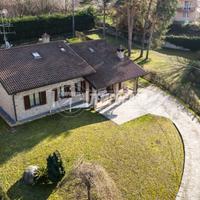 Villa a Cremella Via Luigi Cadorna 6 locali