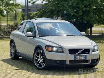 Volvo C30 2.4 D5 R-Design