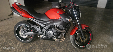 Suzuki gsr 600