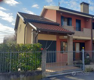 Porzione di testa di qudrifamiliare