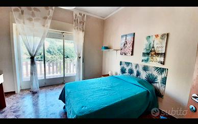 Camera vicino università