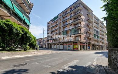 BORGOMANERO - AMPIO TRILOCALE A RIDOSSO DAL CENTRO