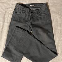 Jeans a zampa a vita bassa