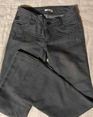 Jeans a zampa a vita bassa