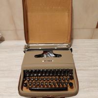 Macchina da scrivere OLIVETTI lettera 22