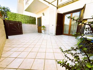 VILLA A SCHIERA A ANZIO