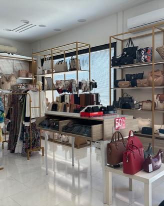 Attività avviata di borse, accessori e valigeria