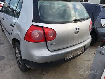 Volkswagen golf 5 per pezzi di ricambi