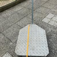 Carrello con pianale per carichi pesanti