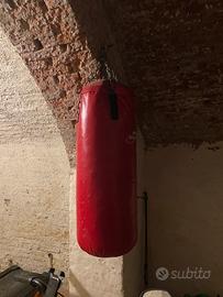 Sacco da boxe rosso marca Pro Touch