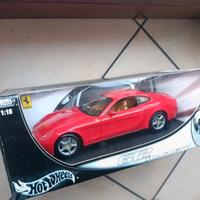 Ferrari 1/18 hotwheels scaglietti 