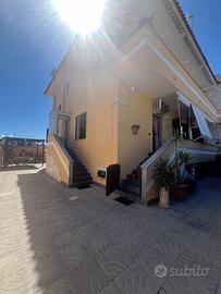 Rif. 460 domiziana 160.000,00 villa su 2 livelli