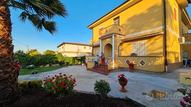 Casa indipendente multi appartamento depandance