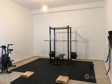 Attrezzatura palestra professionale