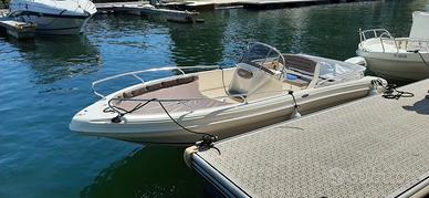 Barca a motore Ranieri