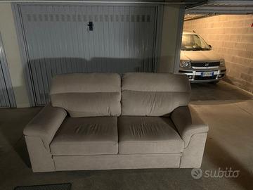 Divano 2 posti con penisola estraibile colorebeige