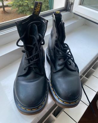 Anfibi Dr. Martens
