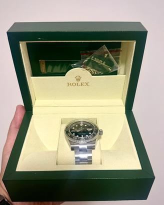 ROLEX GMT-MASTER II 116710LN – FULL SET
