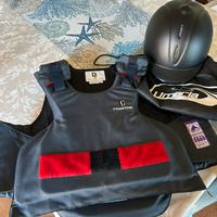 casco equitazione e tartaruga