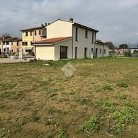 CASA SEMINDIPENDENTE A CHIESINA UZZANESE