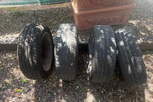 4 cerchi in lega + gomme 75%