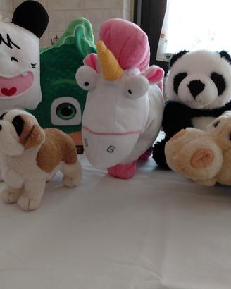 Pelouches vari soggetti formati e misure.