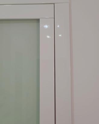 Porta di legno e vetro 