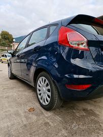 FORD Fiesta 6ª serie - 2015