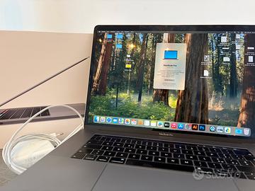 MacBook Pro 15,4 2018 i7 16gb touchbar