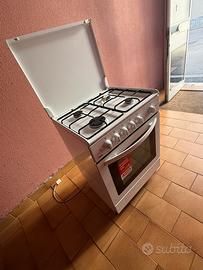 Cucina Zoppas a gas 4 fuochi + forno