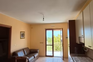 Casa con giardino vista mare a Rocca Imperiale