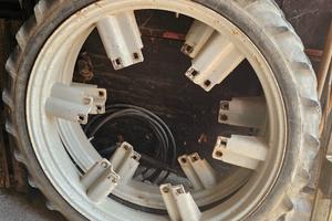 Ruote complete x trattore FIAT serie 60 (460-560)