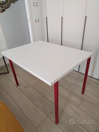 Tavolo e/o scrivania