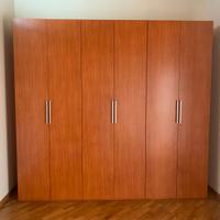Armadio a 6 ante