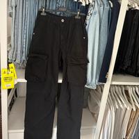 pantaloni cargo bershka neri