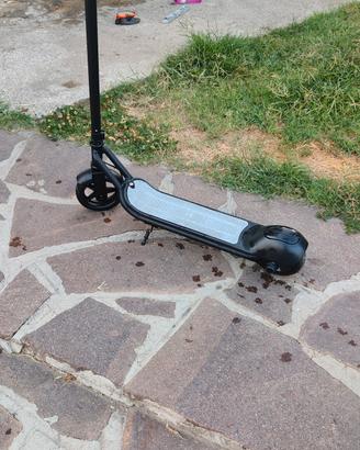 Monopattino Elettrico Ragazzi AOVOPRO Bluetooth

