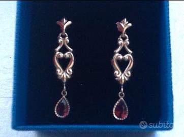 Orecchìni oro giallo con granati